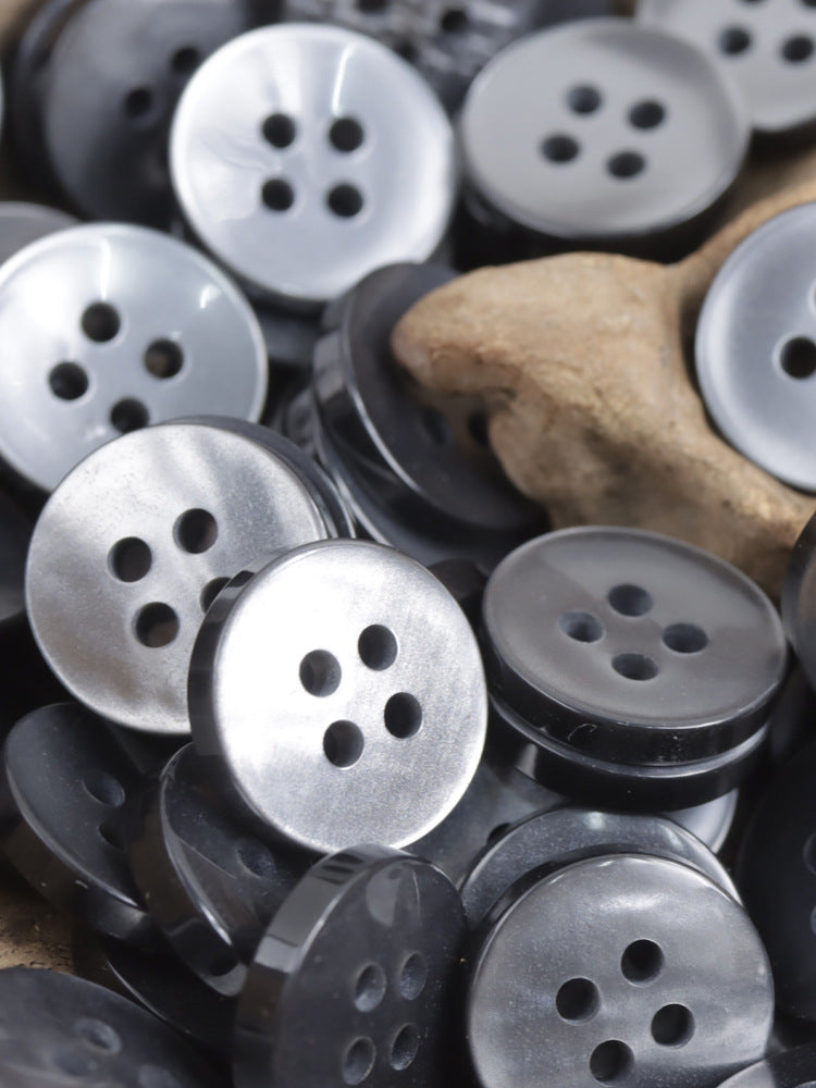 Verschiedene graue Resin-Knöpfe mit Befestigungslöchern, 12,5 mm