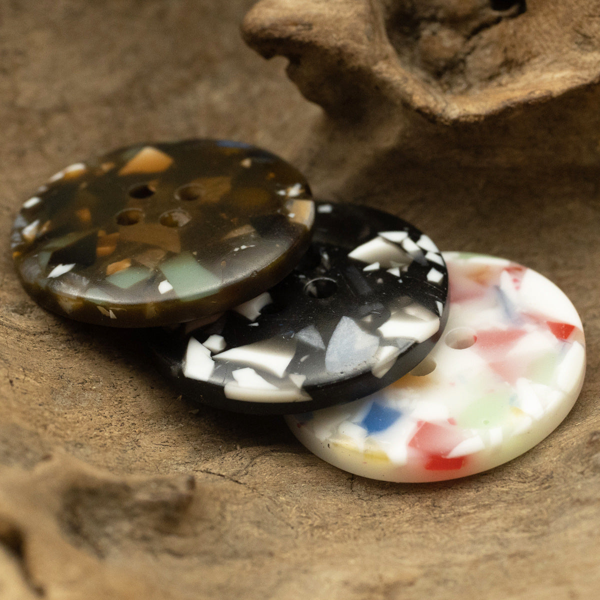 Resin buttons with floral glass texture: dark brown, black/white mosaic, cream