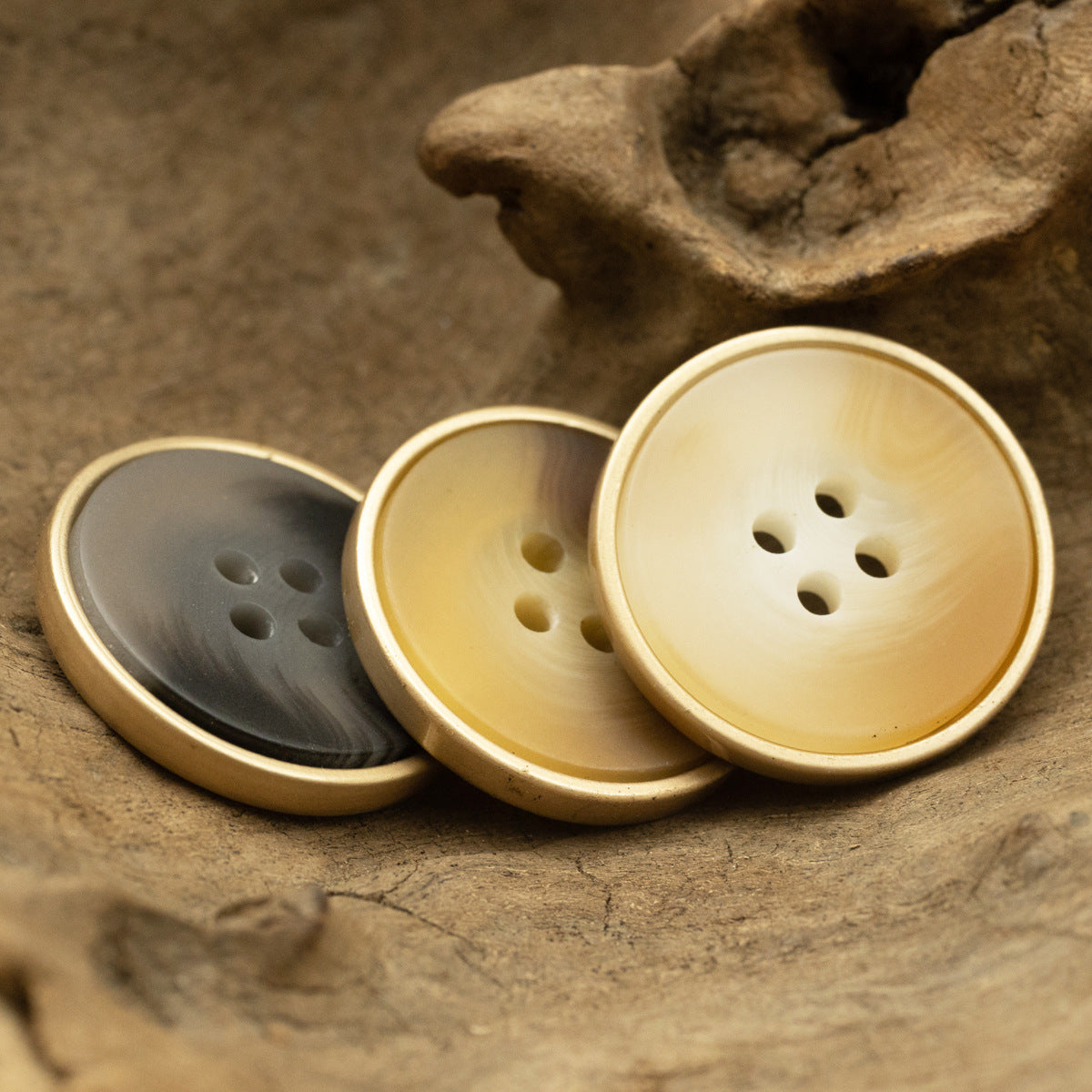 Resin coat buttons with metal rim, khaki and gray, round 4-hole