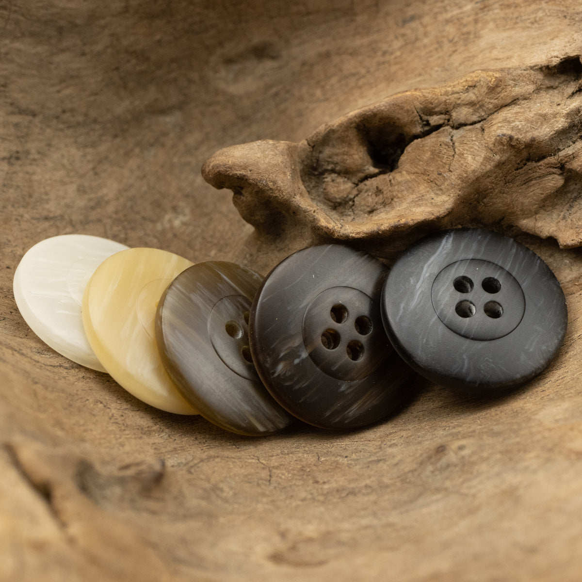 4-hole wood grain gradient resin buttons in white, yellow, gray & dark brown