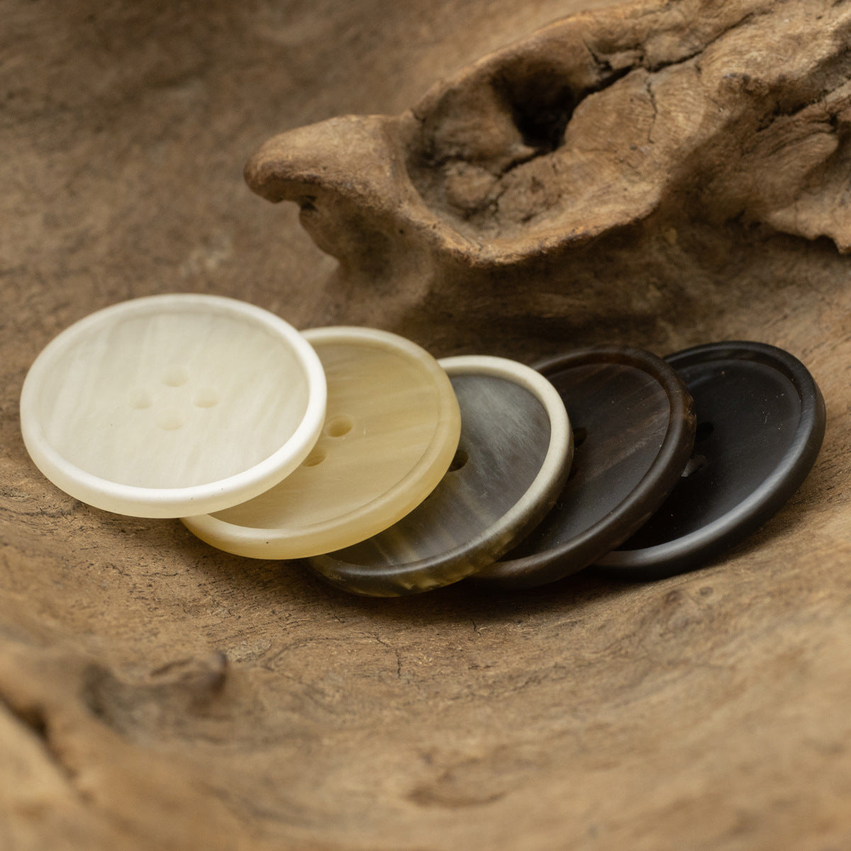 4-hole wood grain gradient resin buttons in white, beige, gray & black