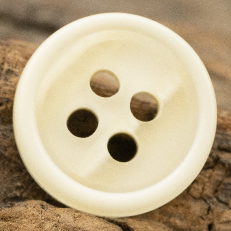 11.5mm cremeweißer Resin-Knopf mit 4 Löchern, rund mit mattem Finish