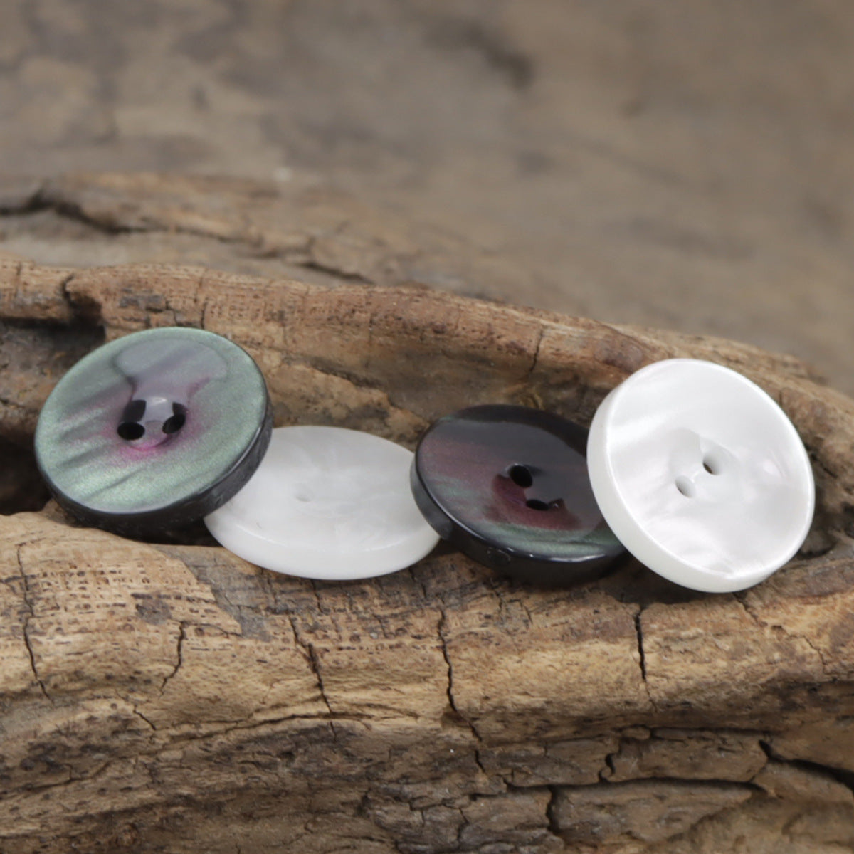 Round resin buttons with two holes, black and white, mixed button set