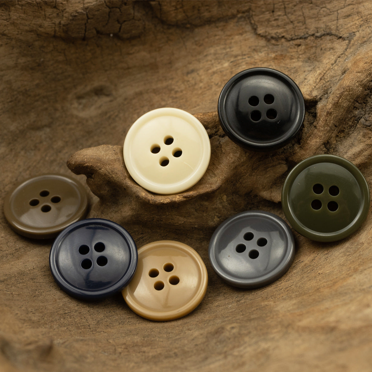 Runde 4-Loch-Resin-Knöpfe: creme, graubraun, dunkelgrau, schwarz, oliv