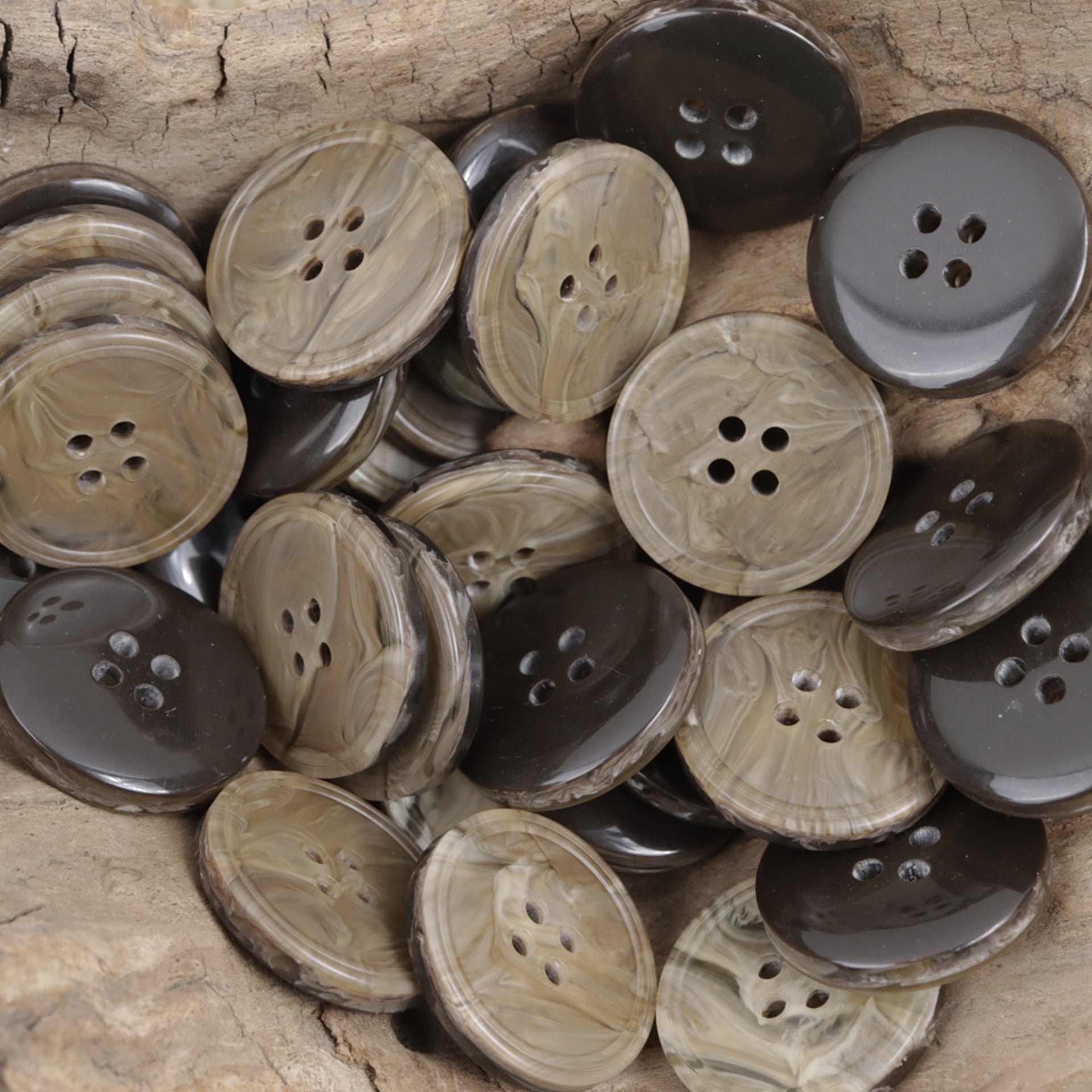 Coffee and dark smoke-pattern resin buttons, round 4-hole assortment
