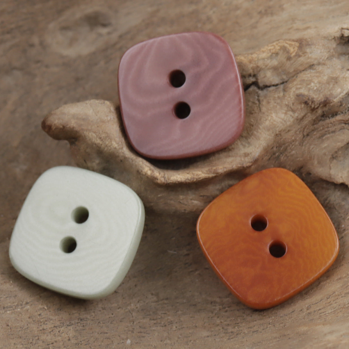 Quadratische Tagua-Knöpfe mit 2 Löchern: cremeweiß, rosé, orange