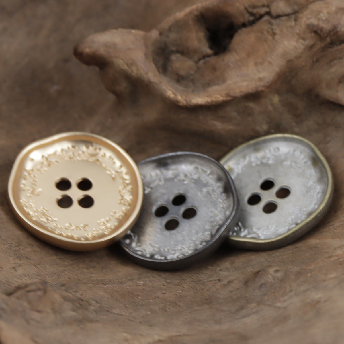 Mixed antique metal irregular wheat spike buttons, 4-hole; 10 pcs