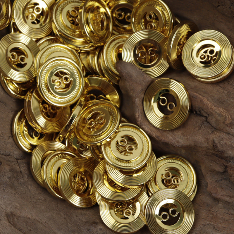 Goldfarbene 15mm Metallknöpfe mit geometrischem Muster, 2 Nählöchern