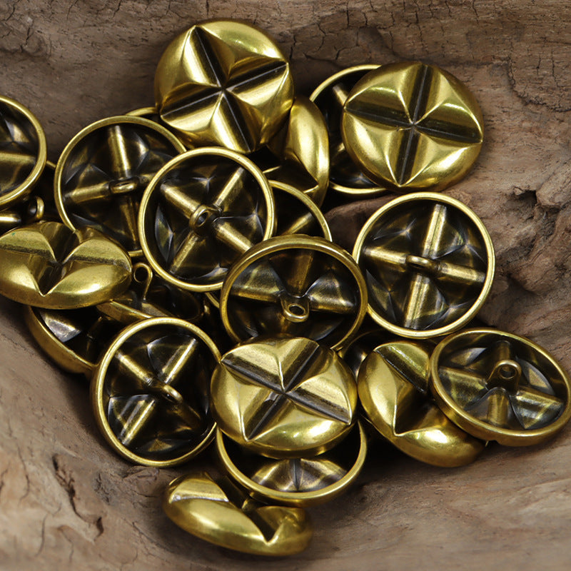 Bronzefarbene Metallknöpfe mit X-Prägung und Metall-Stegen, rund, 18/23 mm