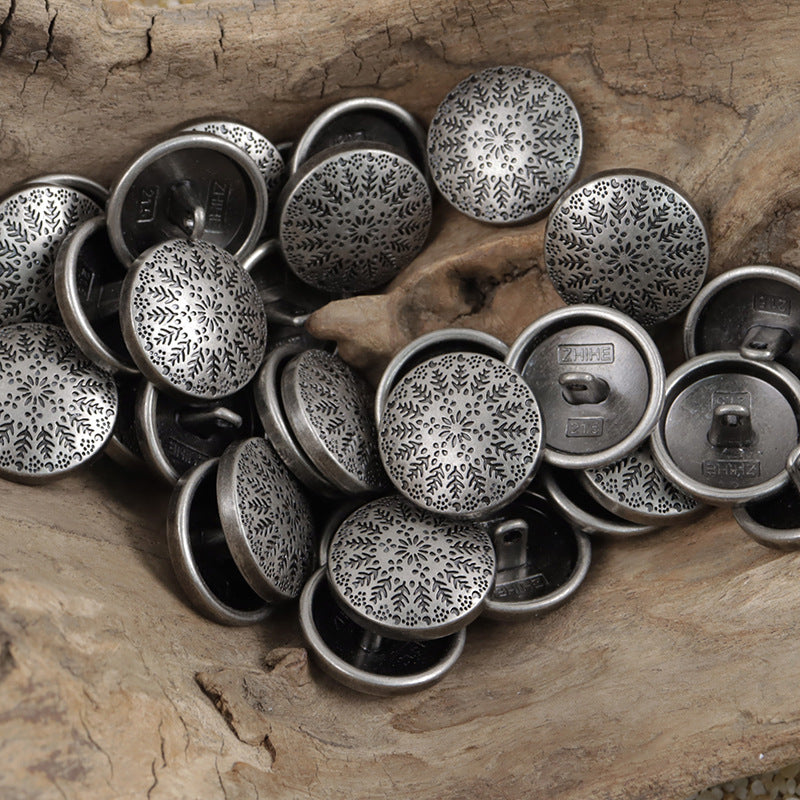 Runde Metallknöpfe mit symmetrischem Baum-Muster, Vorder- und Rückseiten in dunkel und silber