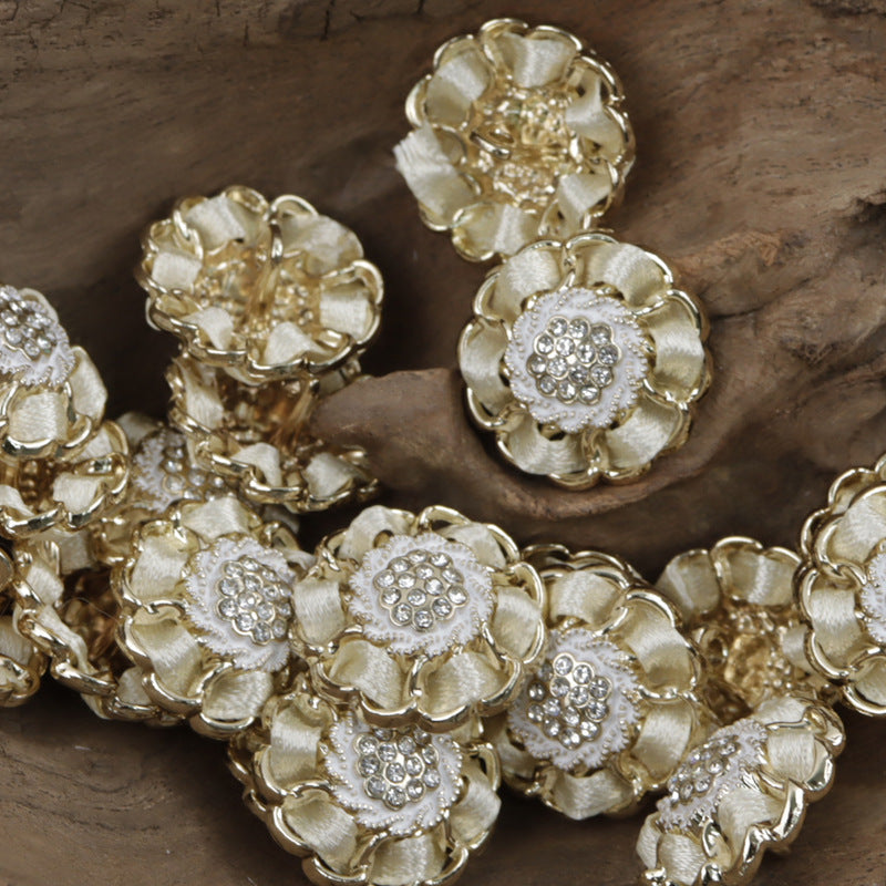 Hydrangea-Dekoknöpfe mit Strass, goldfarbene/creme Schleifenblüten