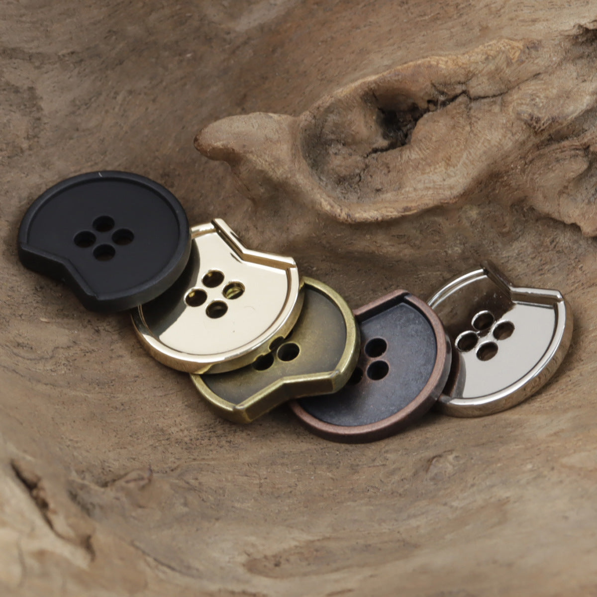 Lotsofbuttons metal 4-hole buttons with irregular notched edge, mixed black and bronze