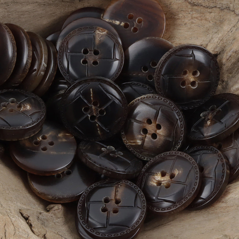 Mixed horn-look buttons with 4-hole patterns, round dark and brown burnt finishes