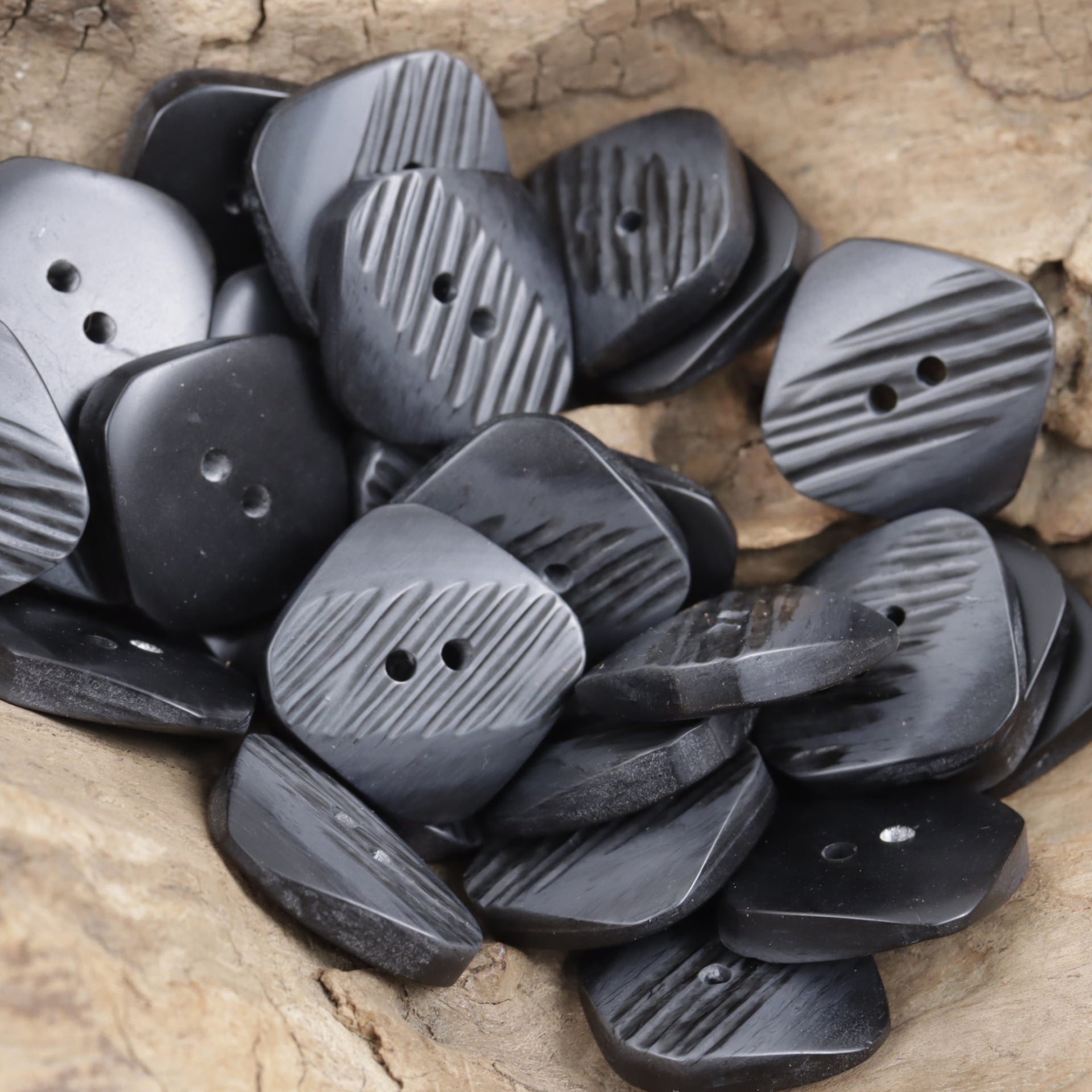 Dark gray/black rounded square resin buttons, 17.5–30mm, ribbed, two holes