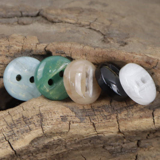 11.5mm Emerald Gold-Plated 2-Hole Resin Buttons 50 Pack