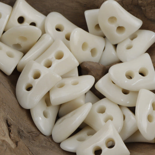 Irregular Triangle 2-Hole Resin Toggle Buttons for Bag,Shoe 30pcs Beige