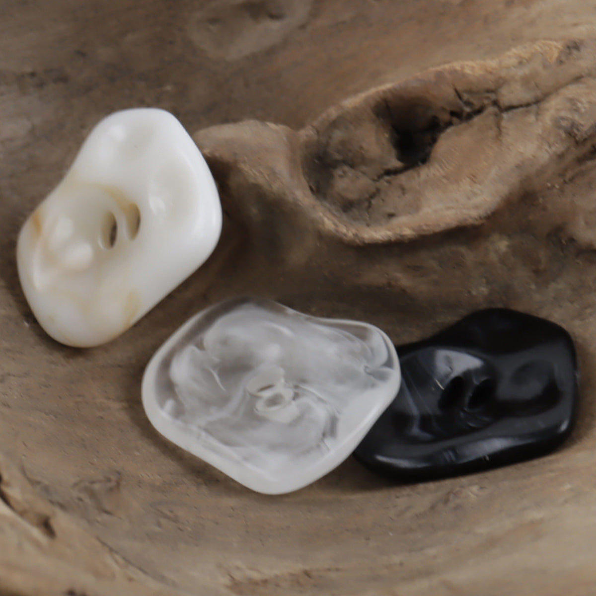 2-Loch Resin-Button, weiß und schwarz, runde 2-Loch-Form für Halloween Crafts