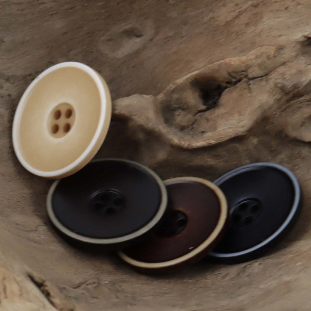 4-hole resin buttons, washed gradient finish, beige and dark blue/brown, assorted