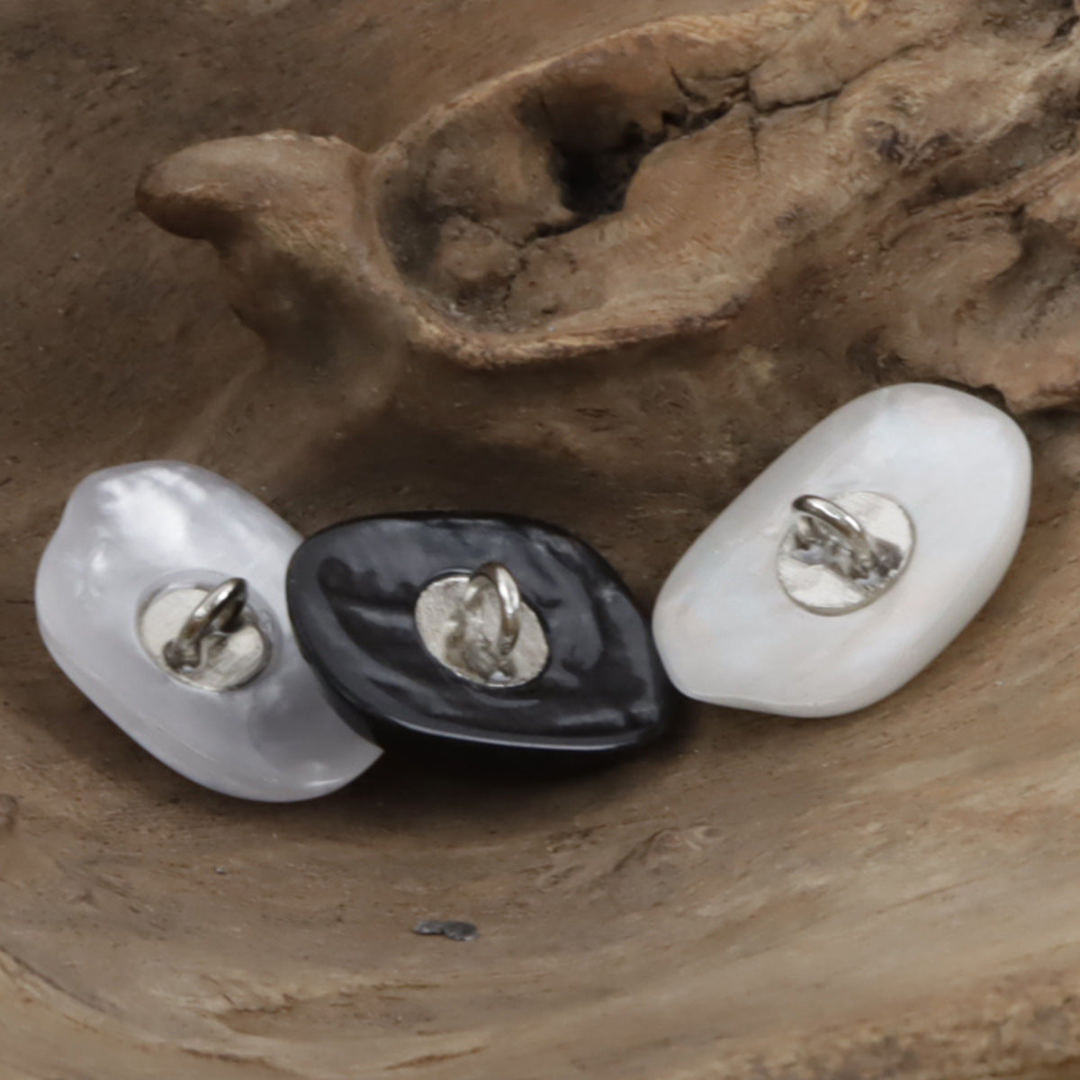 Stone-shaped resin buttons with metal shank: white and dark (10 pcs)