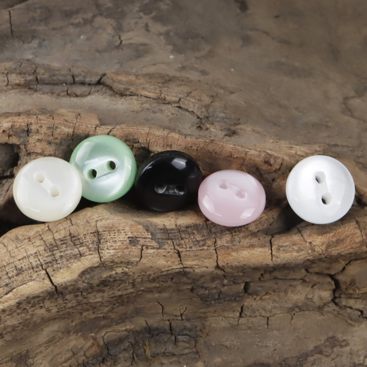 11.5mm resin buttons in white, light green, black, and light pink—2-hole design
