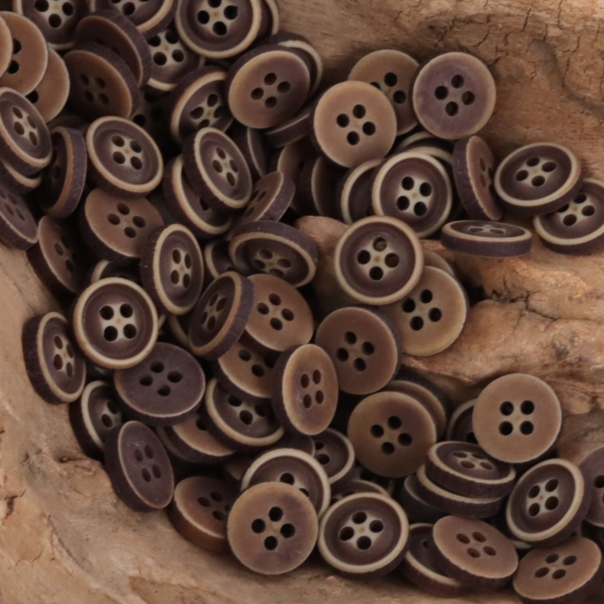 Brown resin shirt buttons, 4-hole round fronts, 11.5mm gradient tones