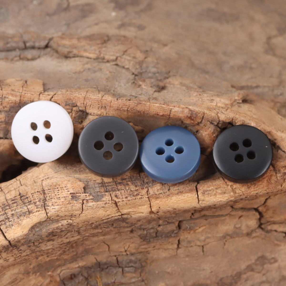 Round 11.5mm resin buttons, 4-hole, white gray blue gradient and dark slate mix