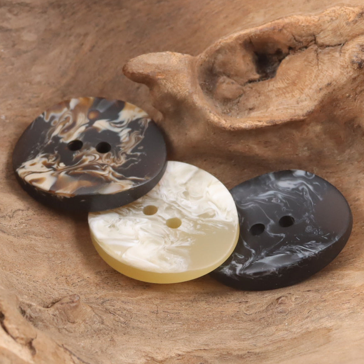 Curved oval resin buttons, imitation wood grain, dark brown and cream