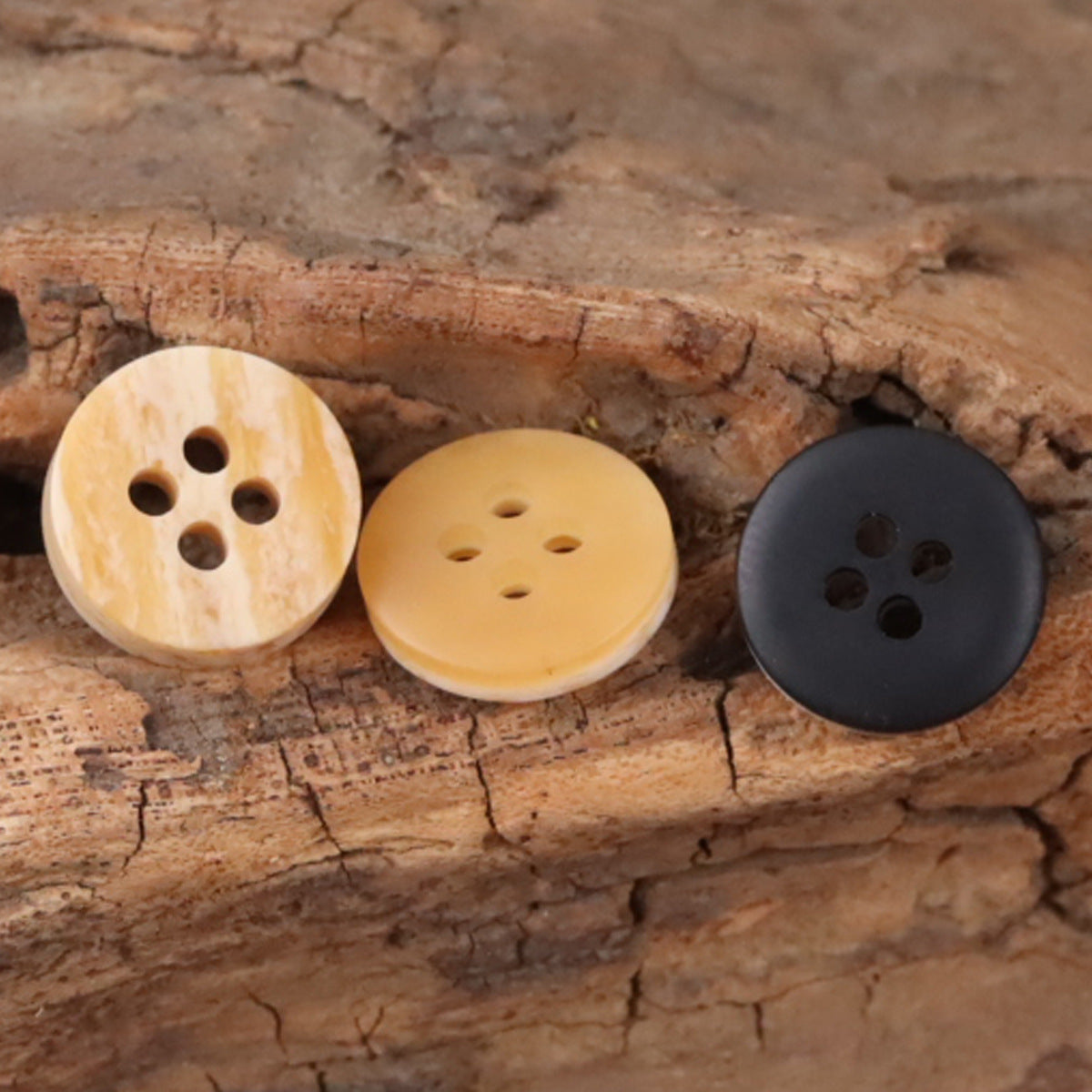 Wood-grain resin buttons, 4-hole, light yellow and beige and dark coffee (3)