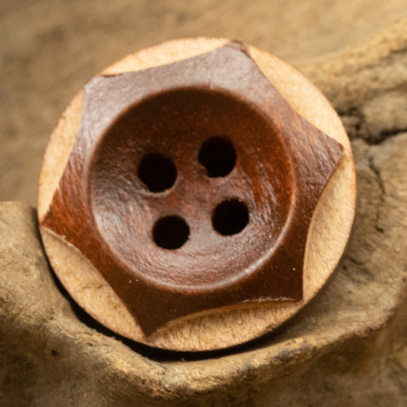 Red-brown cat’s eye wooden button, 4 holes, for cotton and linen clothing