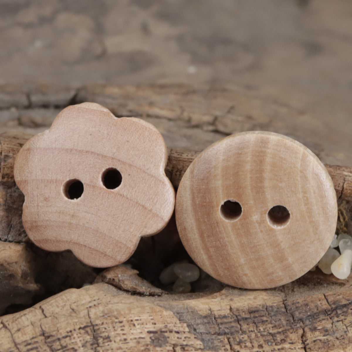 Holzknopf-Paar mit zwei Löchern, naturfarben, für Strickpuppe