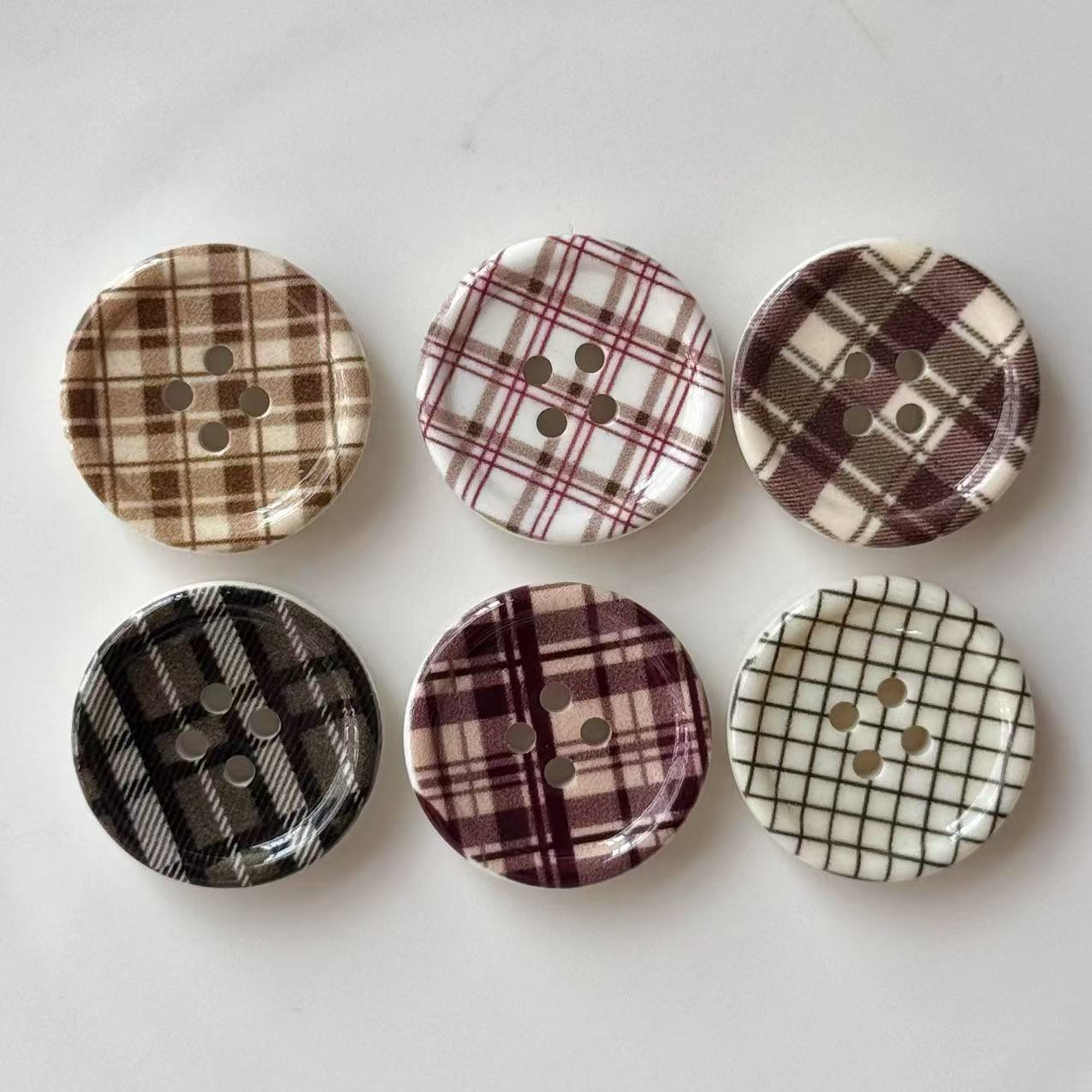 Round 4-hole craft buttons, coffee plaid patterns, assorted set of 36