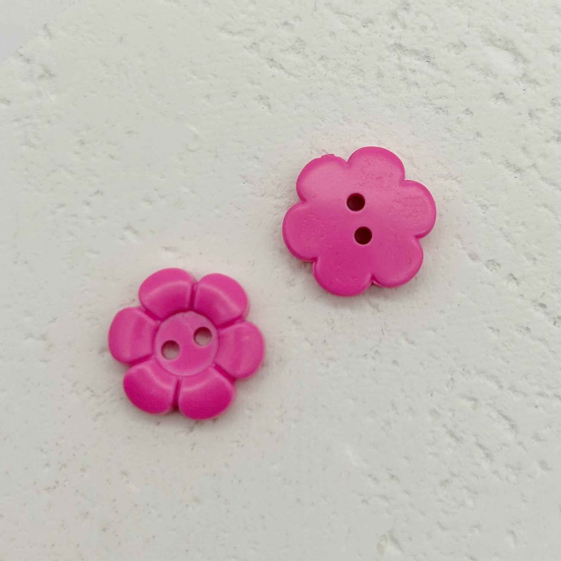 11.5mm pinke Kunststoff-Blumenknöpfe mit zwei Löchern, für Kinderkleidung
