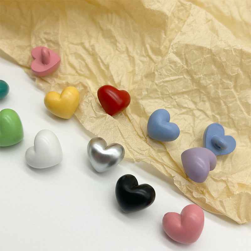 Bunte Herz-Kunststoffknöpfe für Kinderkleidung, verschiedene Farben, 13,5 mm (100er)