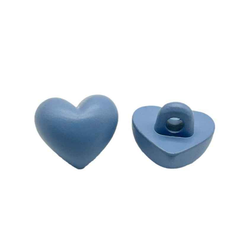 Helle blaue Herz-Kunststoffknöpfe, 13,5 mm, flache Rückseite mit Loch