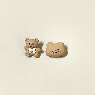 Cartoon brown bear resin button with white bow at chest