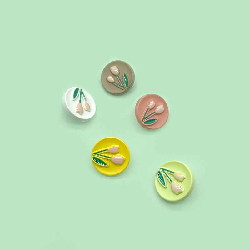 Round tulip plastic buttons set in 5 colors; white, yellow, light green, pink, beige/dark back