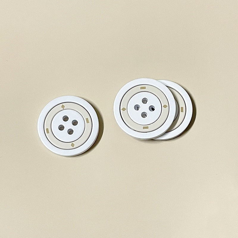 Runde Metallknöpfe, weiß, vier Löcher, 17,5/25 mm