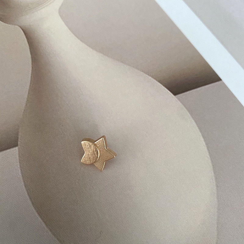Misty gold star decorative metal button with crescent moon, 12mm