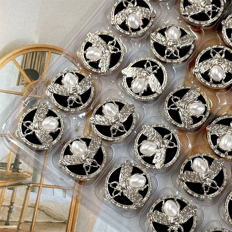 Silber 3D Bienen-Perl-Knopf, runde Metall-Öse mit schwarzem Einsatz (10er Set)
