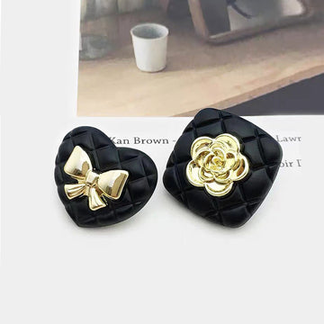 Black diamond-patterned heart bow metal buttons, gold bow accents, 20 pcs
