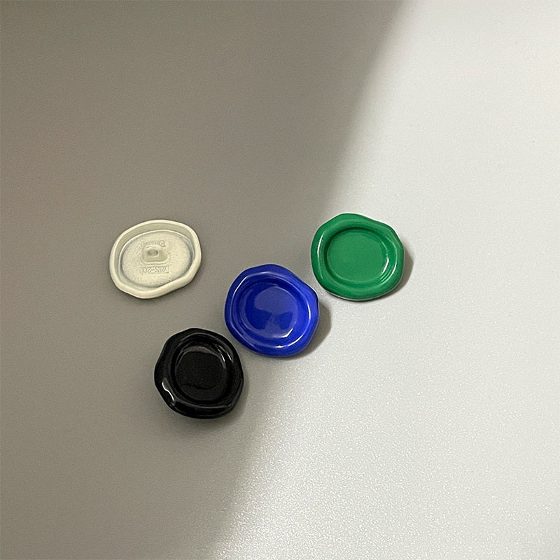 Back view set: oval concave metal shank buttons in blue, green, black, white (20mm)