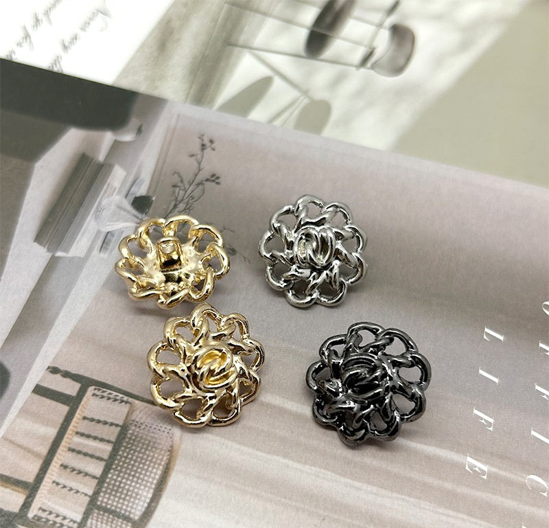 Metallknöpfe mit floraler Hohlstruktur: Gold, Silber und Gun-Black, Set mit 30 Stk.