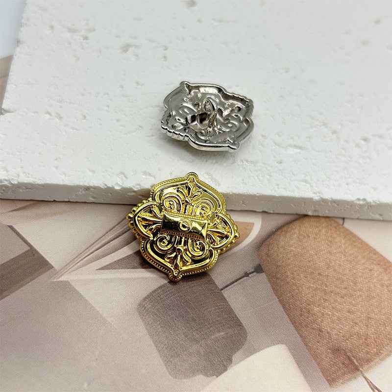 Gold and silver vintage engraved buttons, ornate frame, 18–24 mm (2 pcs shown)