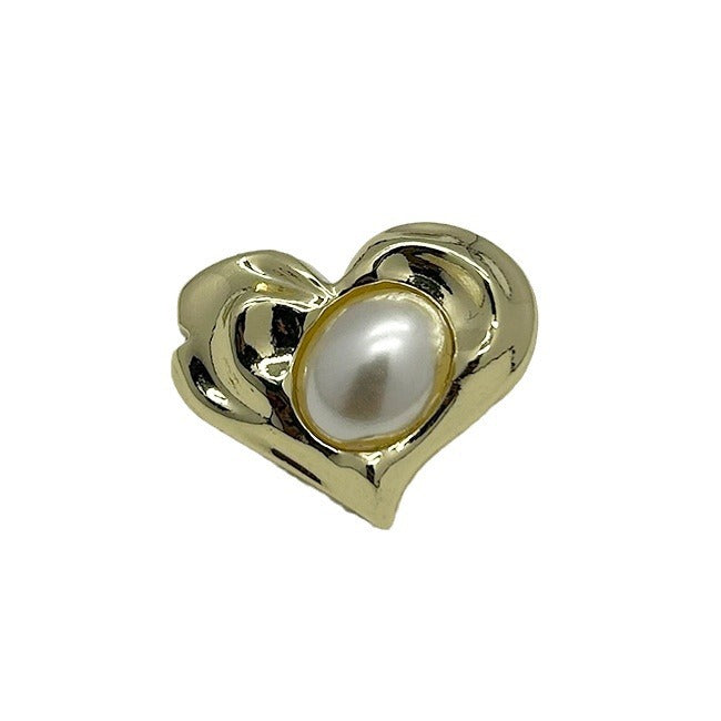 Gold irregular heart-shaped pearl metal button with white center pearl