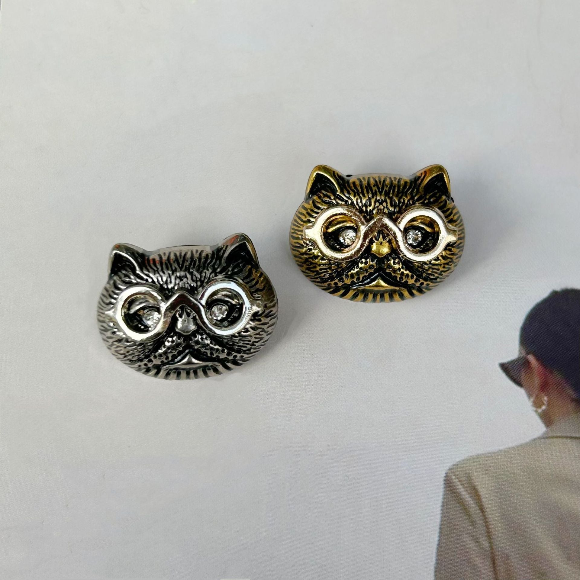 Cat-head sewing buttons set: antique silver and antique gold, jeweled round eyes