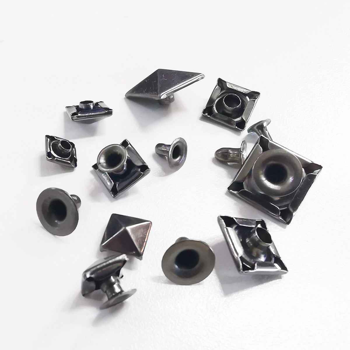 Gunmetal pyramid stud rivet buttons set, square bases with dark round centers
