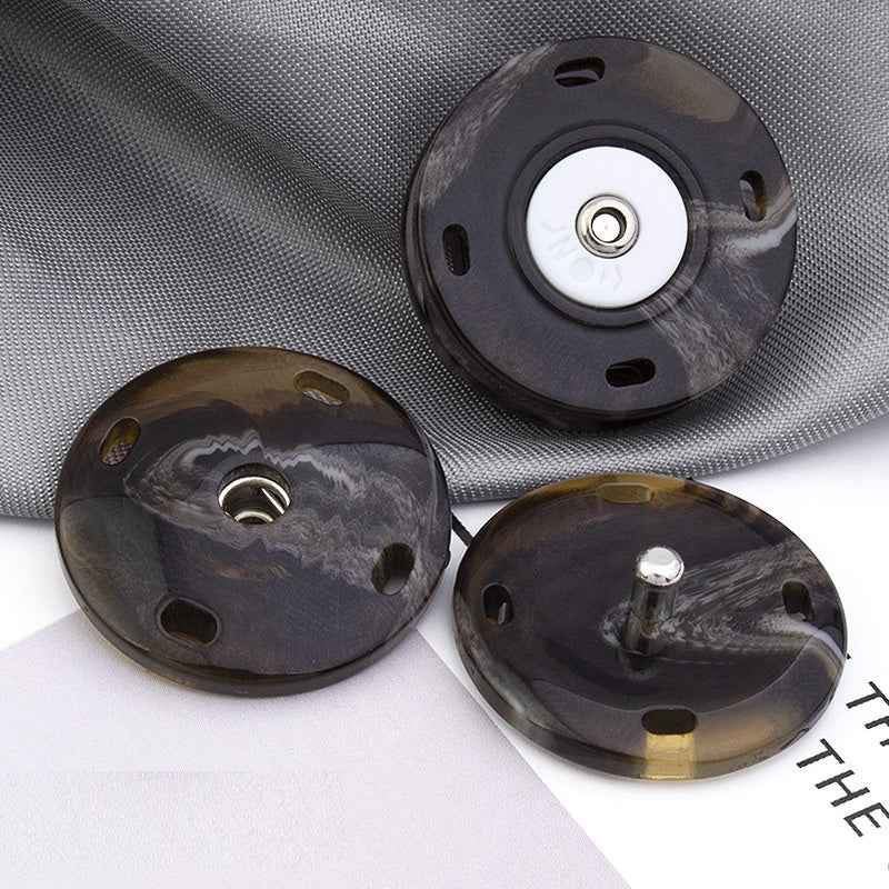 Schwarze Runde Harz-Druckknöpfe mit verdecktem Metallknopf, 4 seitliche Löcher