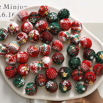 Red and green plaid fabric hanging balls, 30 pcs