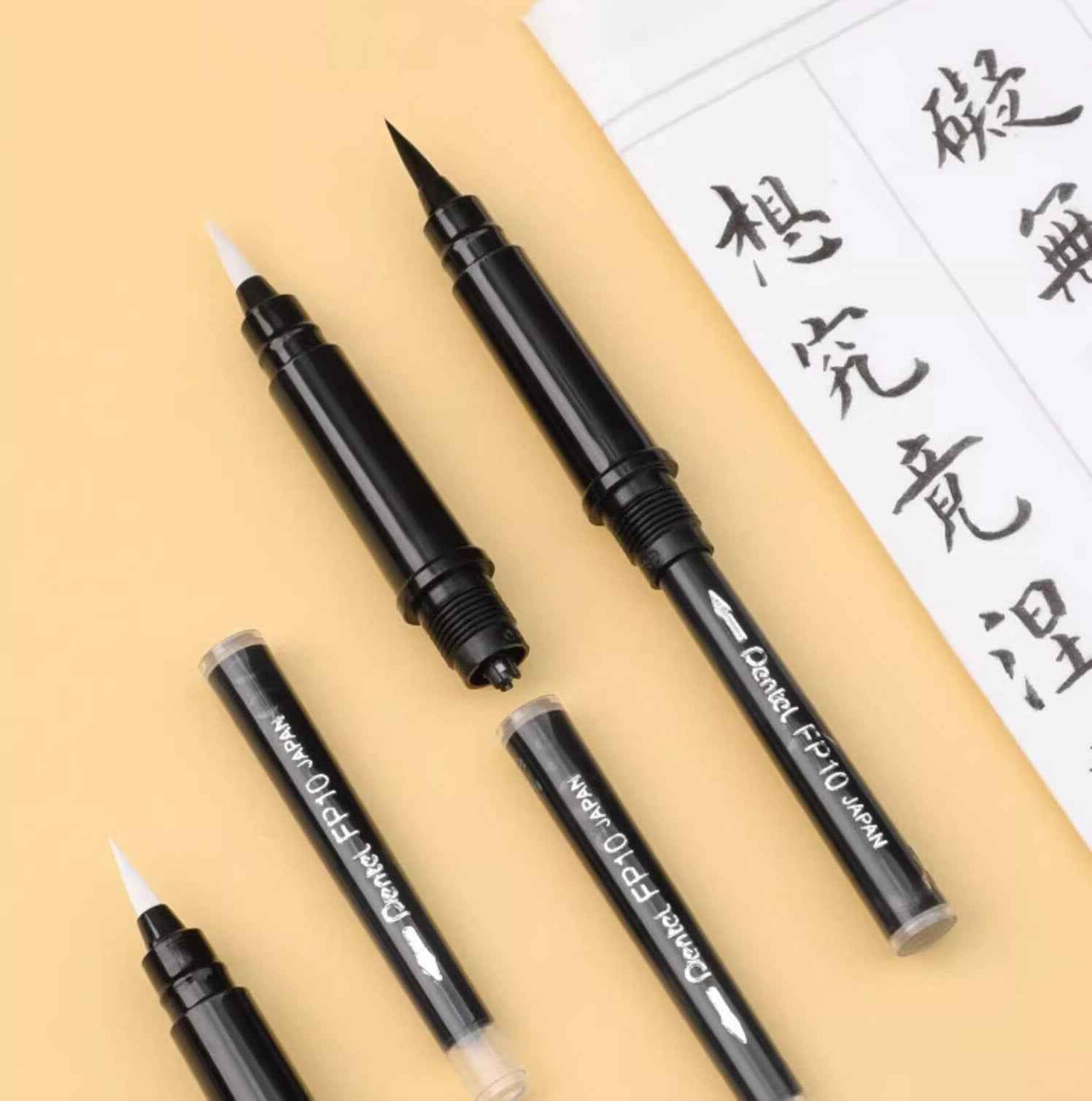 Pentel Pocket Brush Pen with 2 Refills